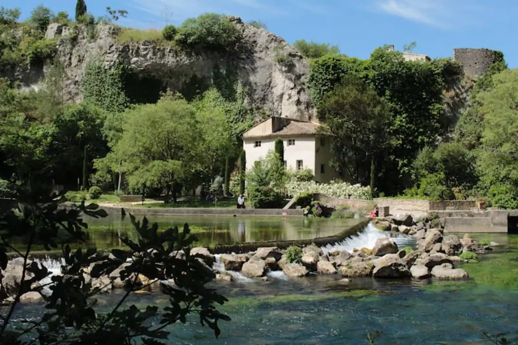 fontaine de vaucluse